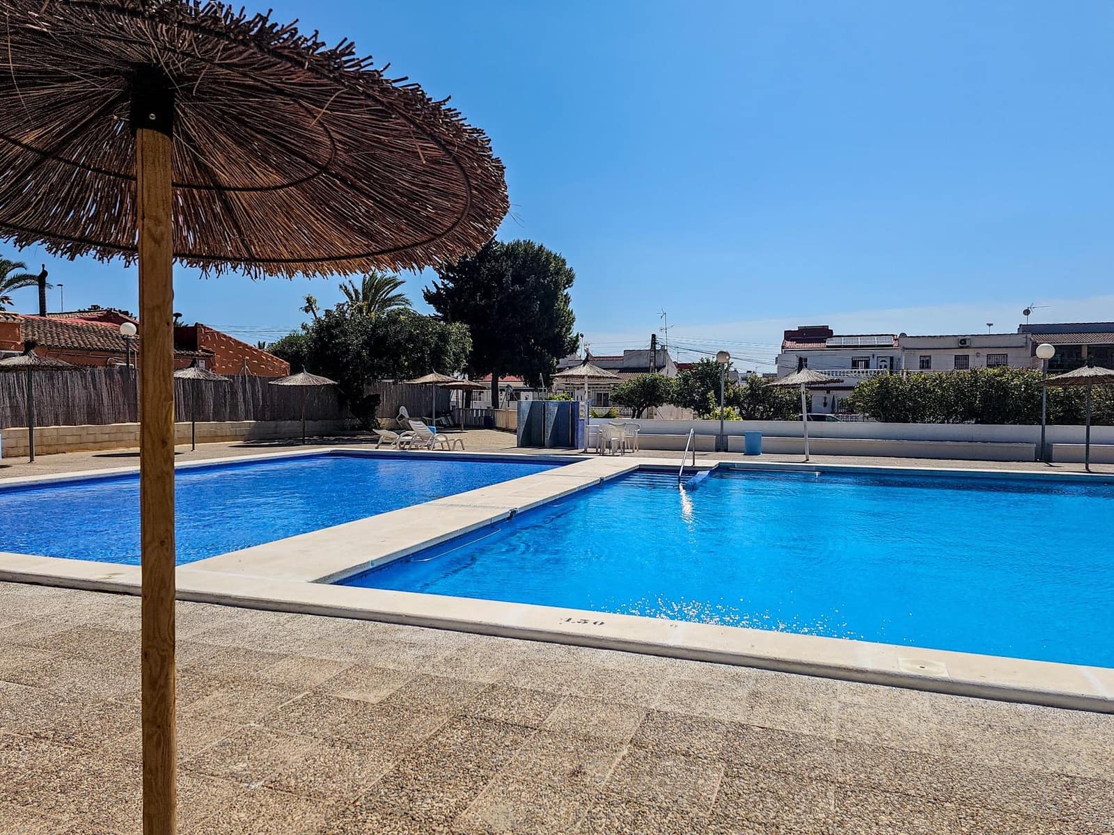 2 bedroom Bungalow for sale in El Limonar with pool - € 149,900 (Ref: 9726660)