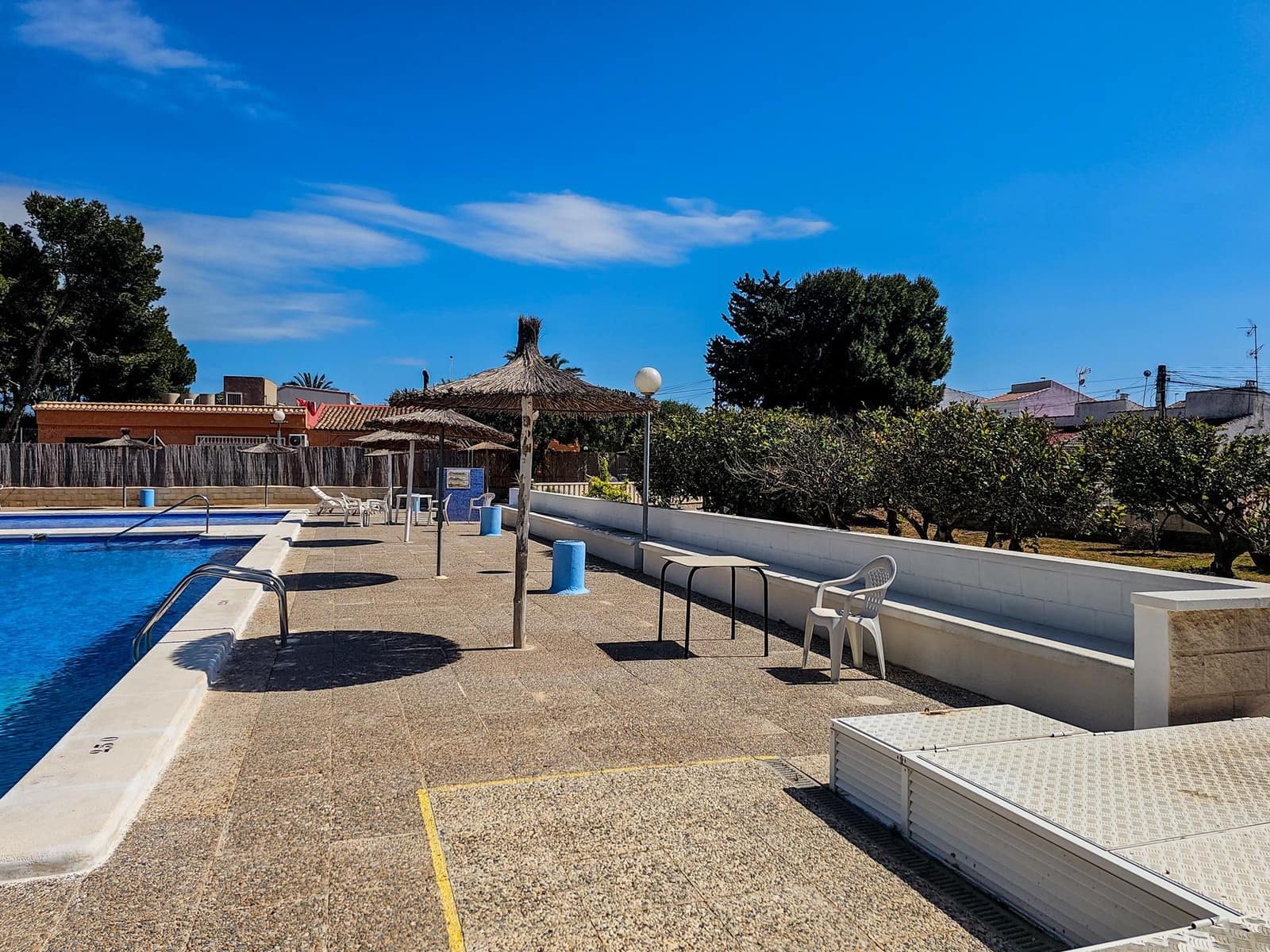 2 bedroom Bungalow for sale in El Limonar with pool - € 149,900 (Ref: 9726660)