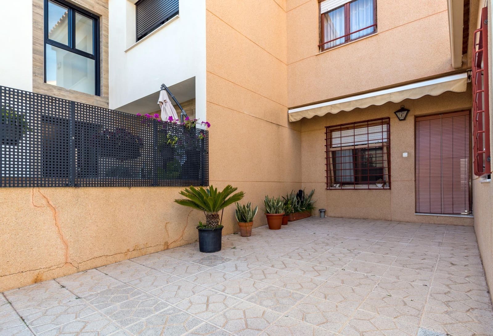 3 bedroom Apartment for sale in Almoradi - € 158,900 (Ref: 9744147)