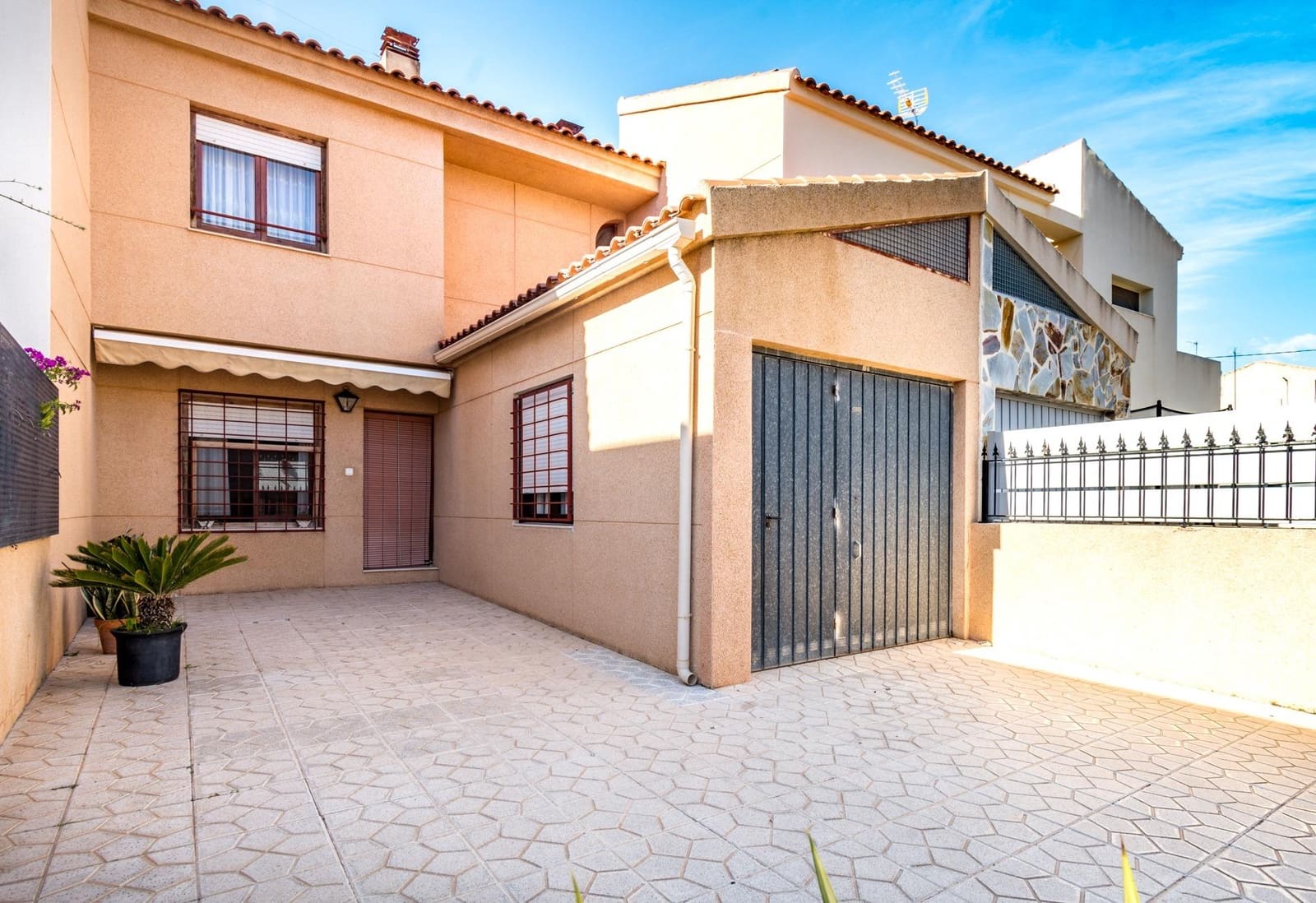 3 bedroom Apartment for sale in Almoradi - € 158,900 (Ref: 9744147)