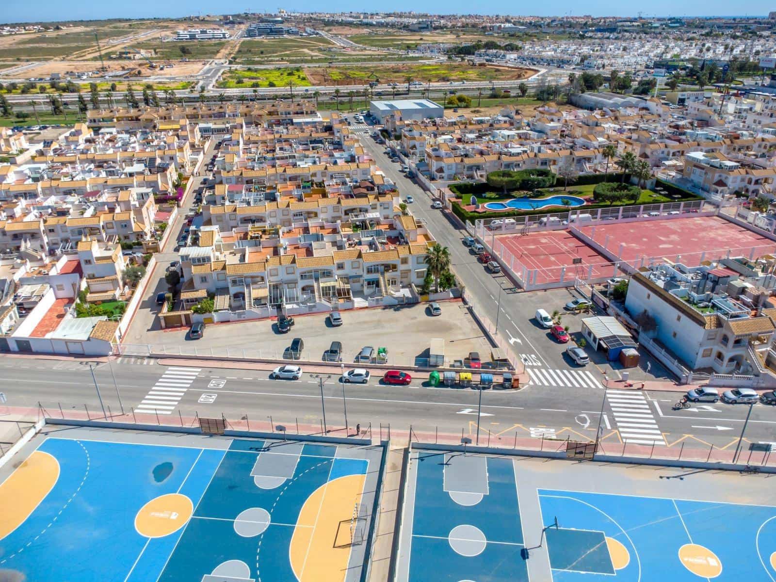 2 chambre Penthouse à vendre à El Limonar avec piscine - 125 000 € (Ref: 9758988)