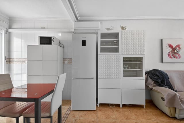 2 chambre Penthouse à vendre à El Limonar, Torrevieja avec piscine - 125 000 € (Ref: 9758988)