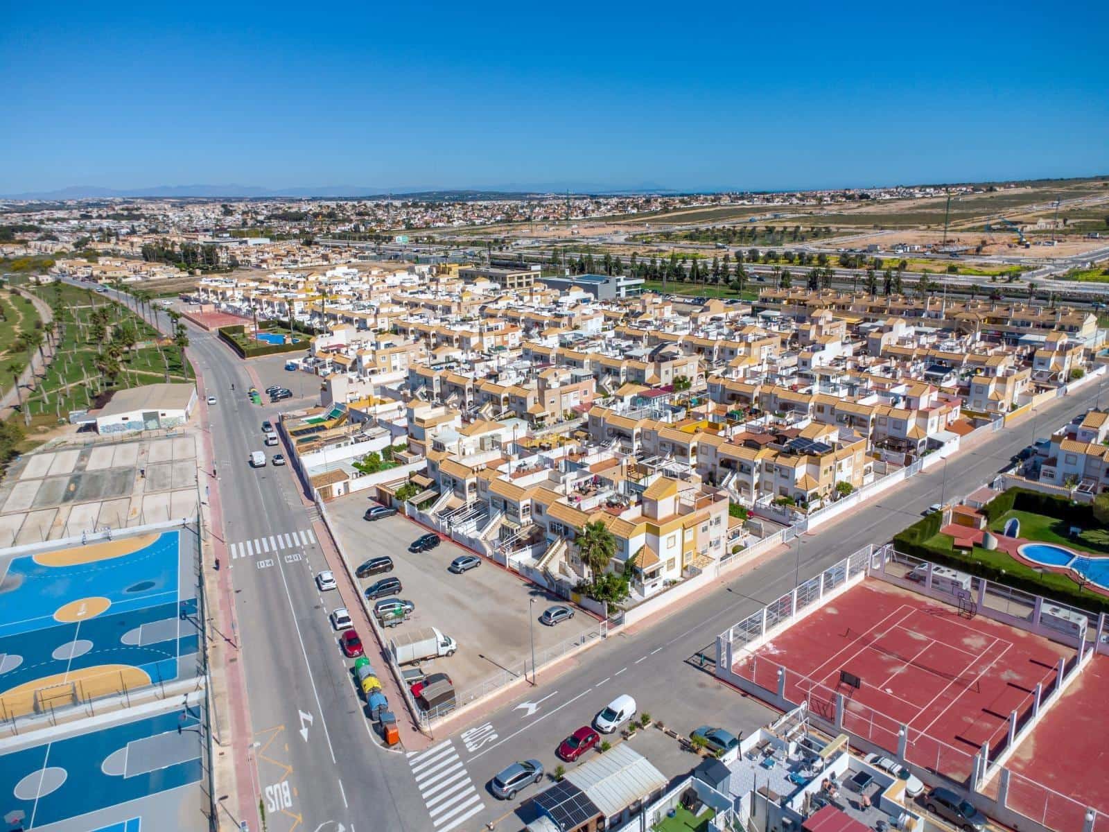 2 chambre Penthouse à vendre à El Limonar avec piscine - 125 000 € (Ref: 9758988)