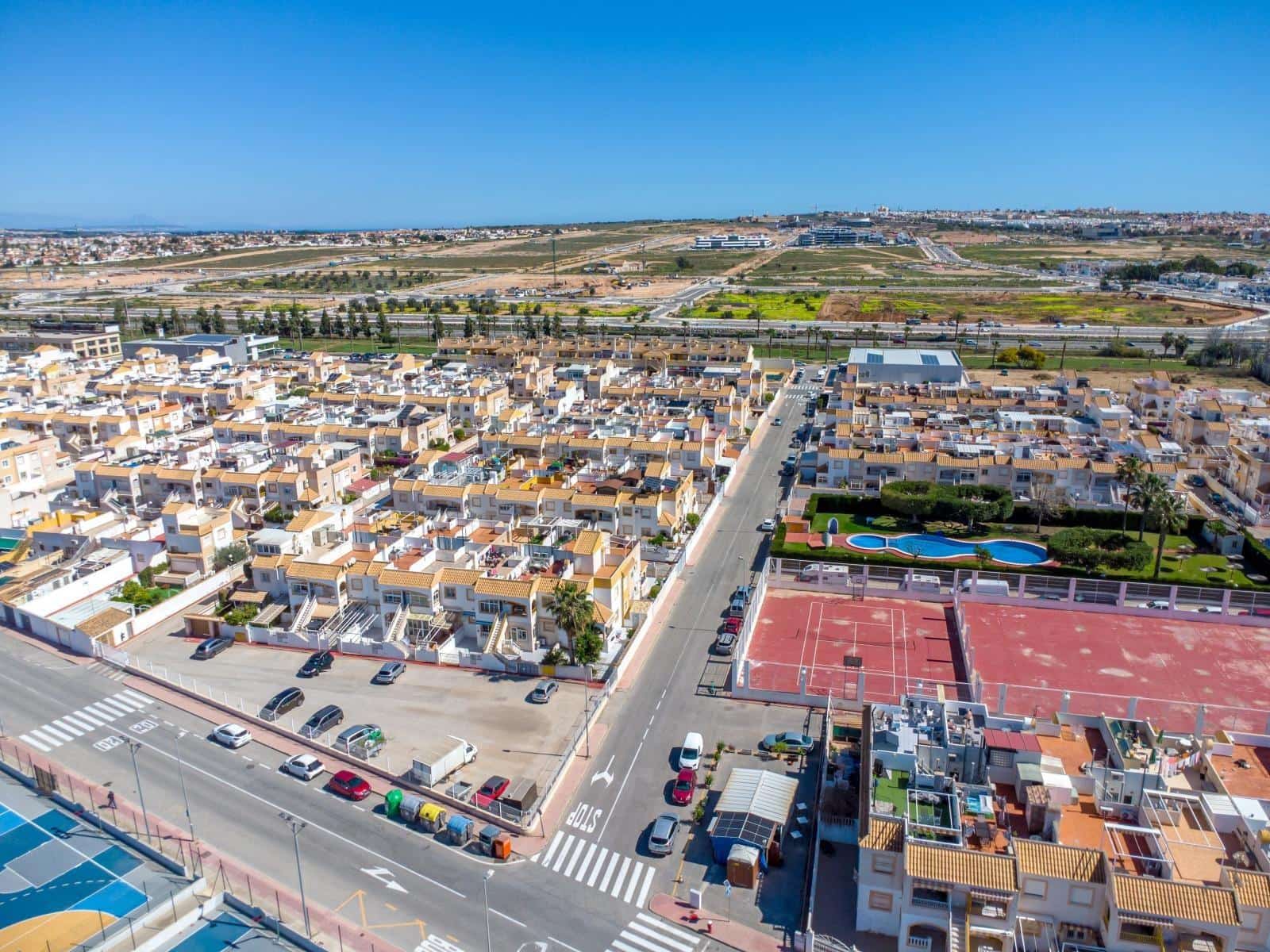 2 chambre Penthouse à vendre à El Limonar avec piscine - 125 000 € (Ref: 9758988)