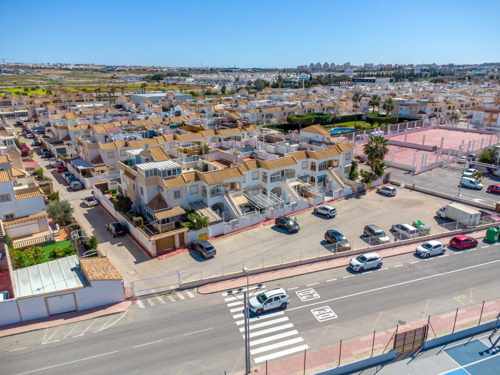 2 chambre Penthouse à vendre à El Limonar avec piscine - 125 000 € (Ref: 9758988)