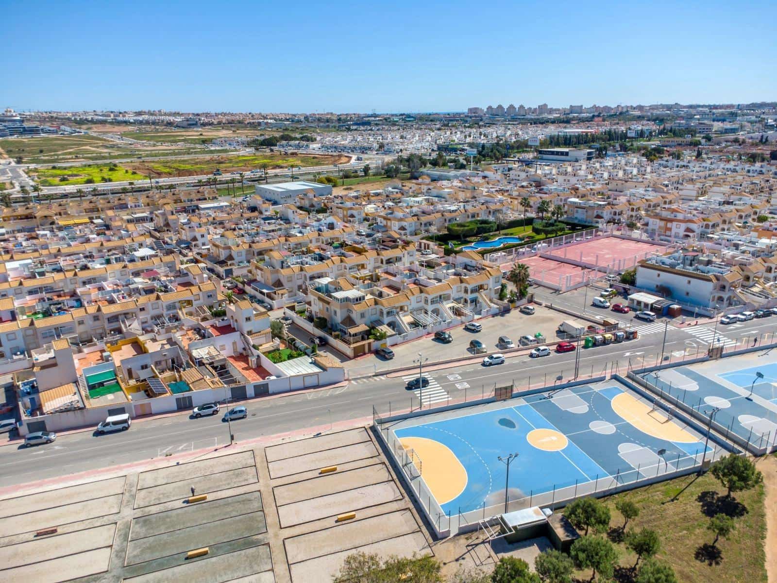 2 chambre Penthouse à vendre à El Limonar avec piscine - 125 000 € (Ref: 9758988)