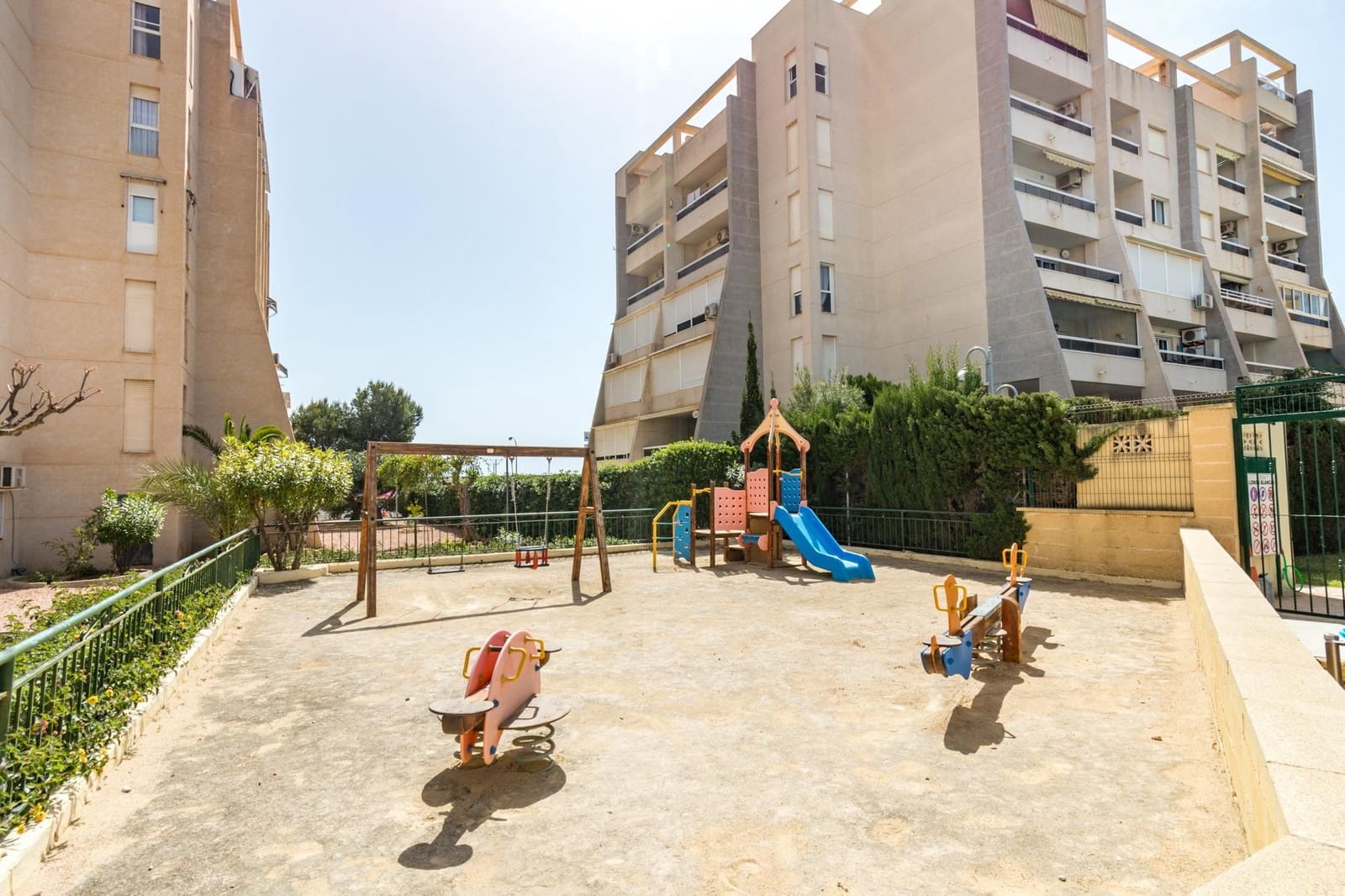 1 chambre Appartement à vendre à Torrevieja avec piscine - 127 260 € (Ref: 9758989)