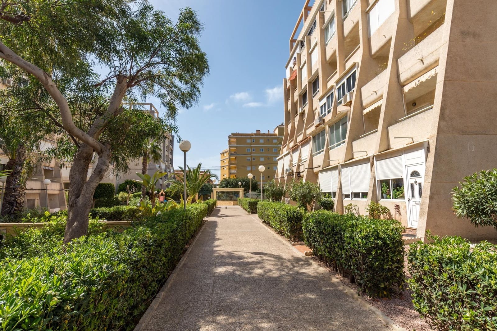 1 chambre Appartement à vendre à Torrevieja avec piscine - 127 260 € (Ref: 9758989)