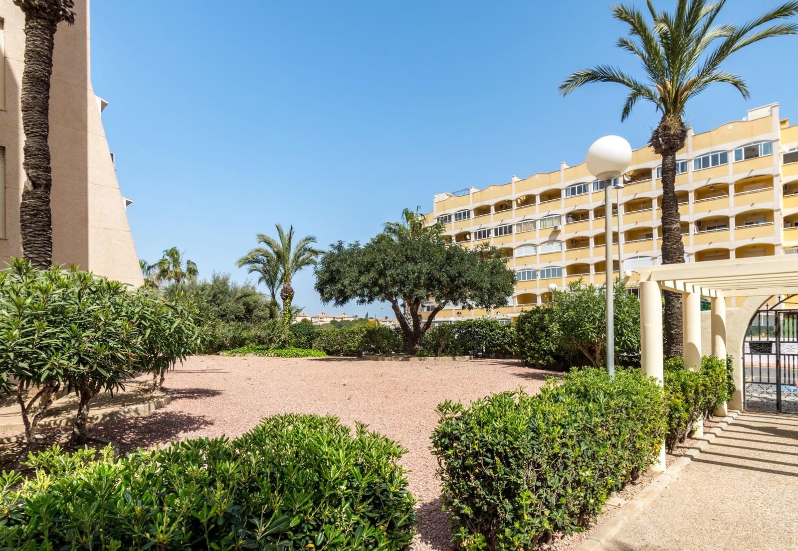 1 chambre Appartement à vendre à Torrevieja avec piscine - 127 260 € (Ref: 9758989)