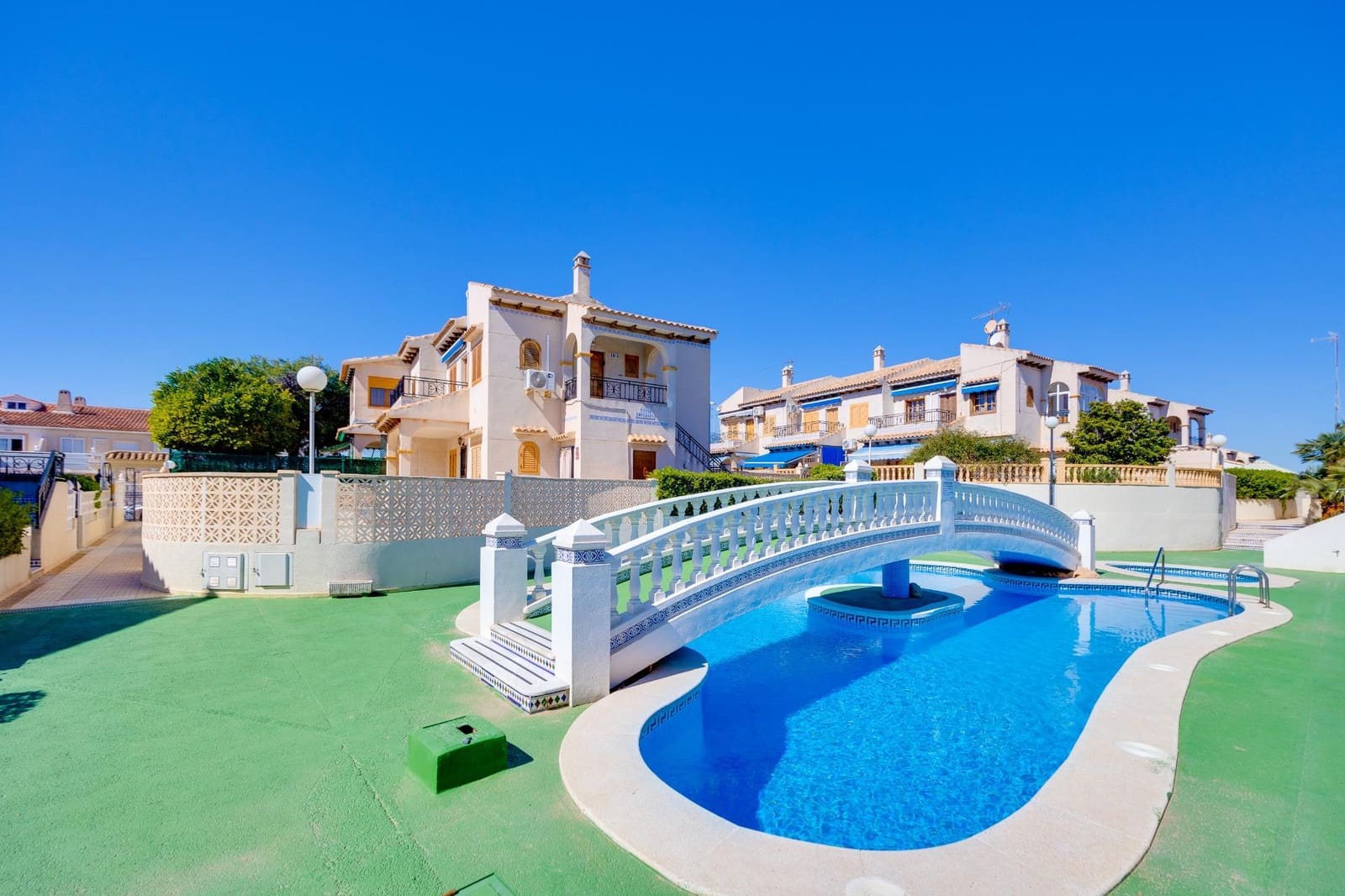 4 bedroom Villa for sale in La Mata with pool garage - € 365,000 (Ref: 9783611)