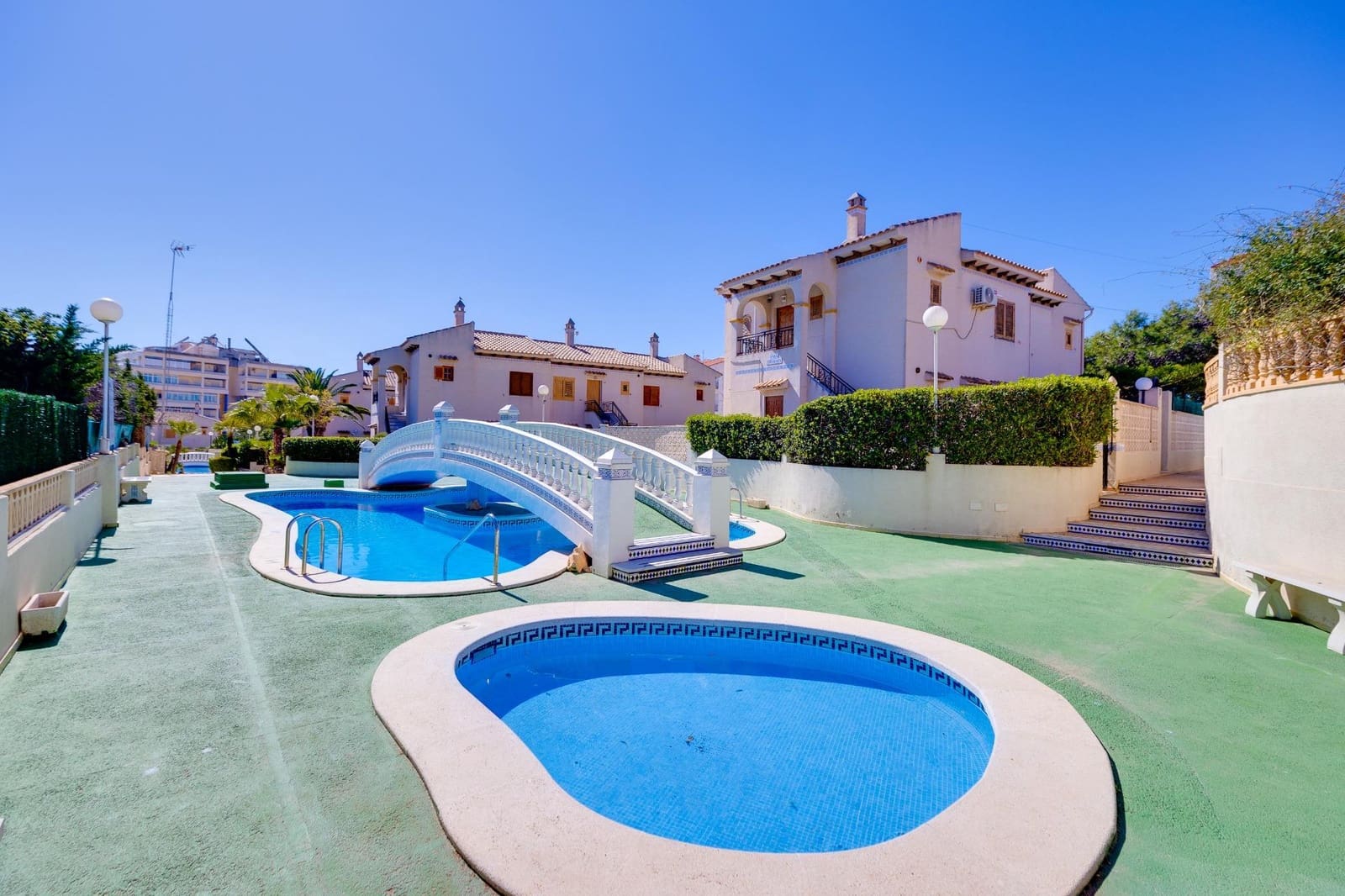 4 bedroom Villa for sale in La Mata with pool garage - € 365,000 (Ref: 9783611)