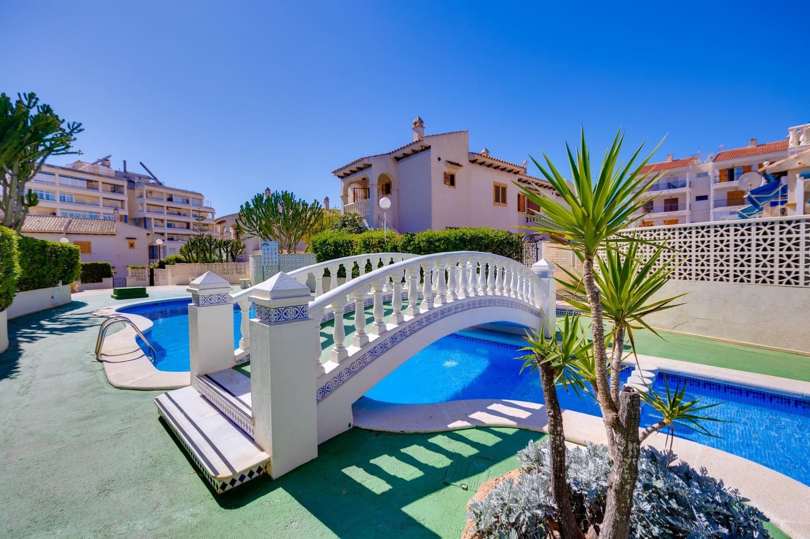 4 bedroom Villa for sale in La Mata with pool garage - € 365,000 (Ref: 9783611)