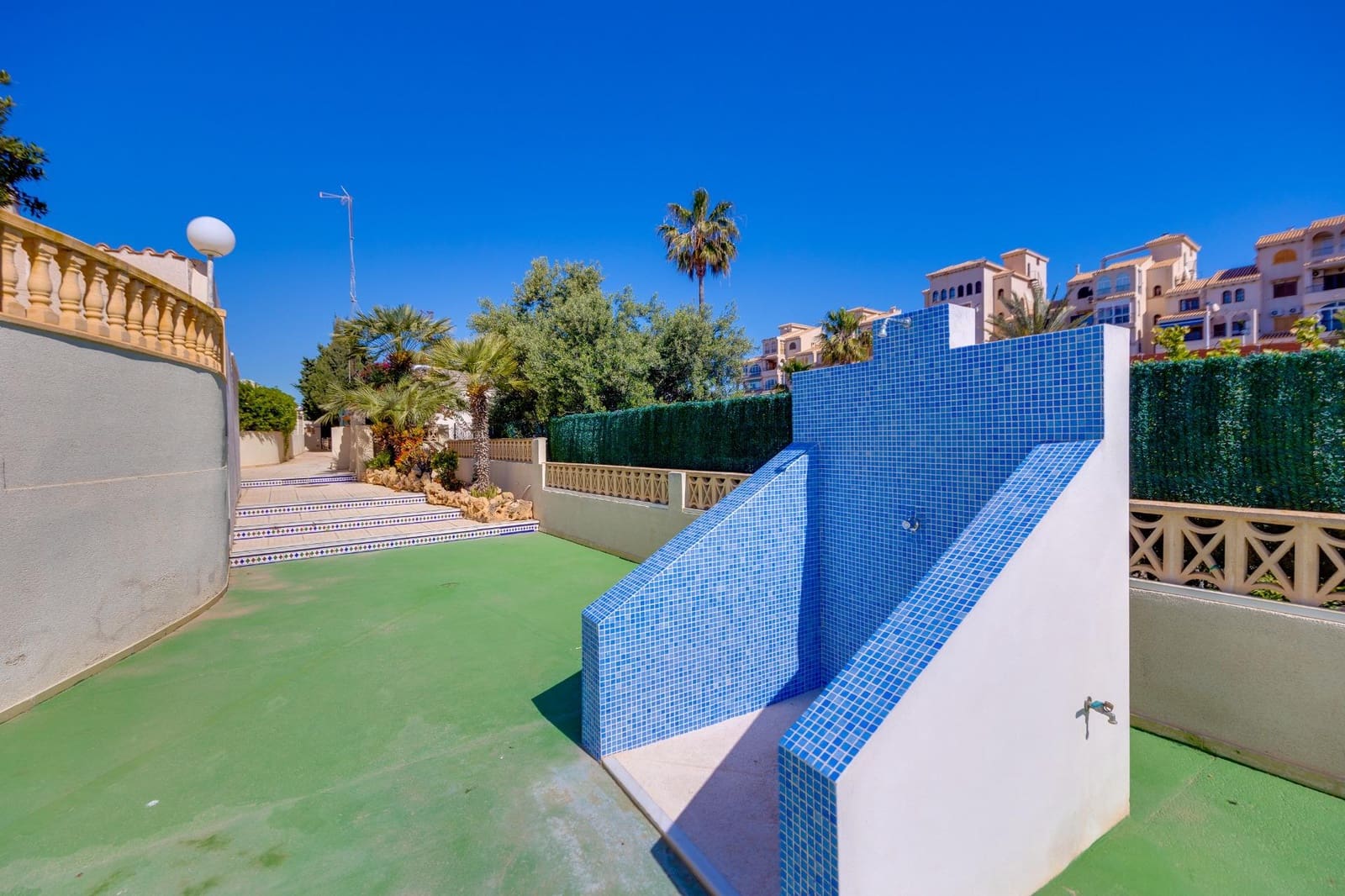 4 bedroom Villa for sale in La Mata with pool garage - € 365,000 (Ref: 9783611)