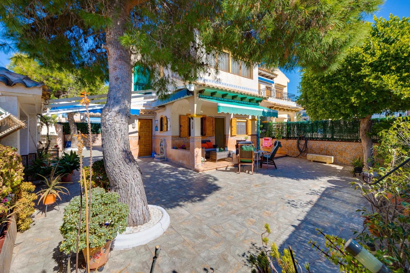 4 bedroom Villa for sale in La Mata with pool garage - € 365,000 (Ref: 9783611)