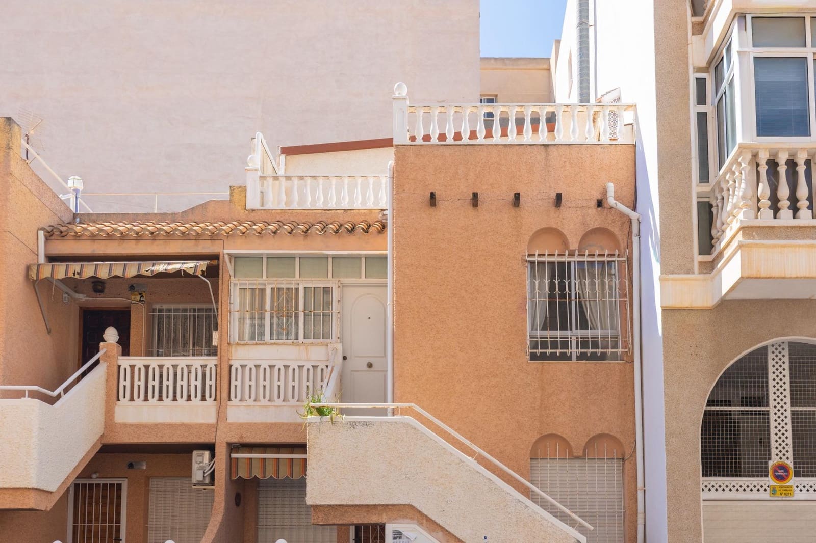 3 bedroom Bungalow for sale in Torrevieja - € 155,000 (Ref: 9794655)
