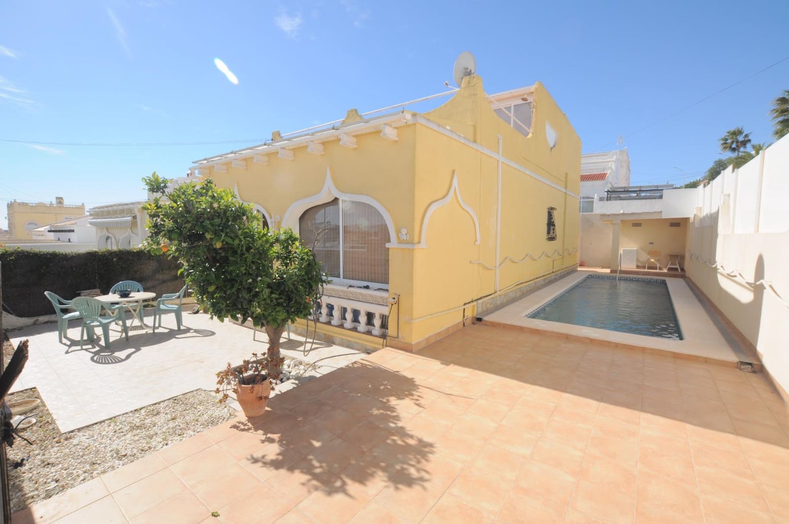 3 slaapkamer Villa te koop in San Miguel de Salinas met zwembad - € 199.000 (Ref: 9811938)