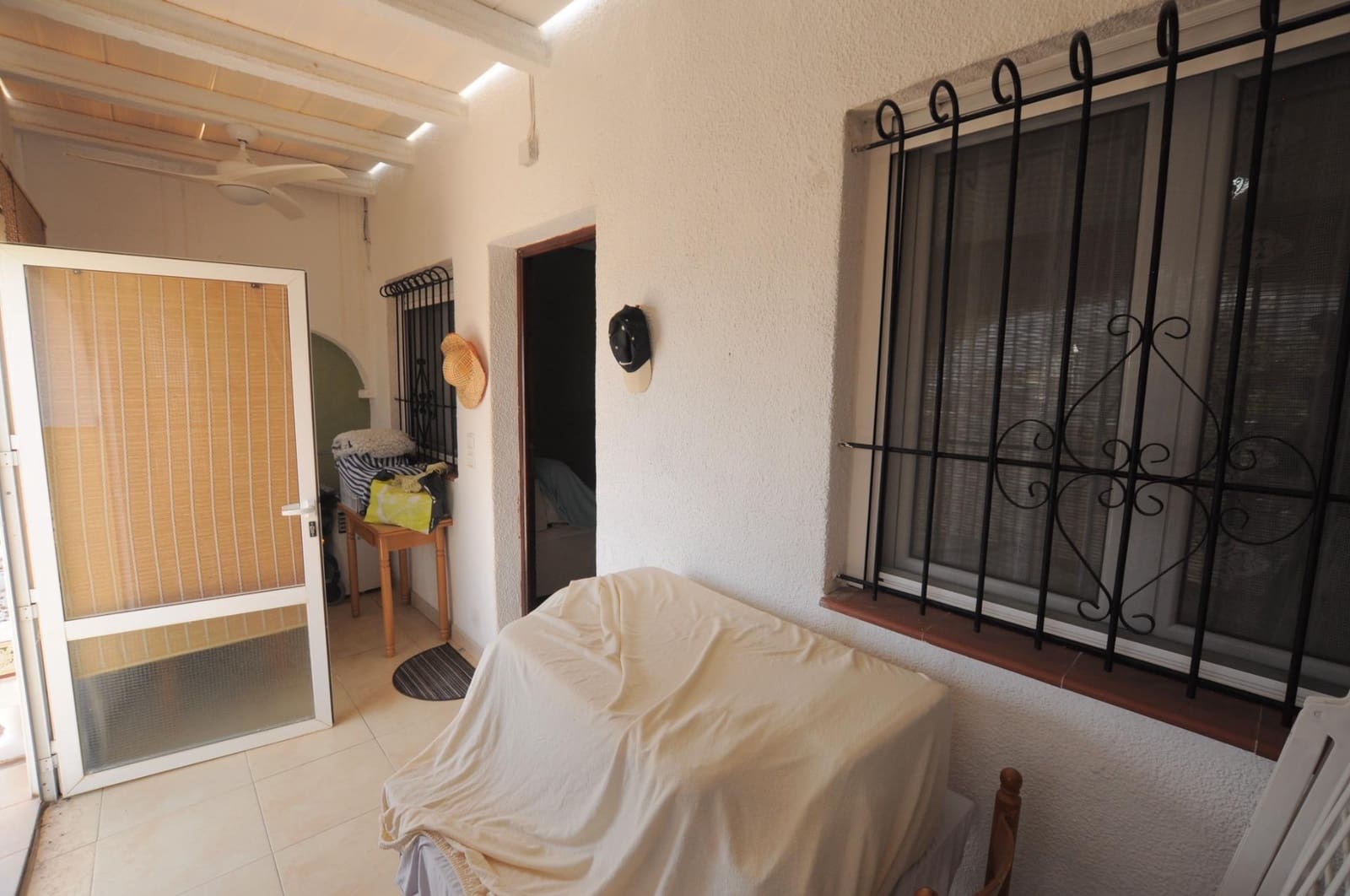 3 slaapkamer Villa te koop in San Miguel de Salinas met zwembad - € 199.000 (Ref: 9811938)