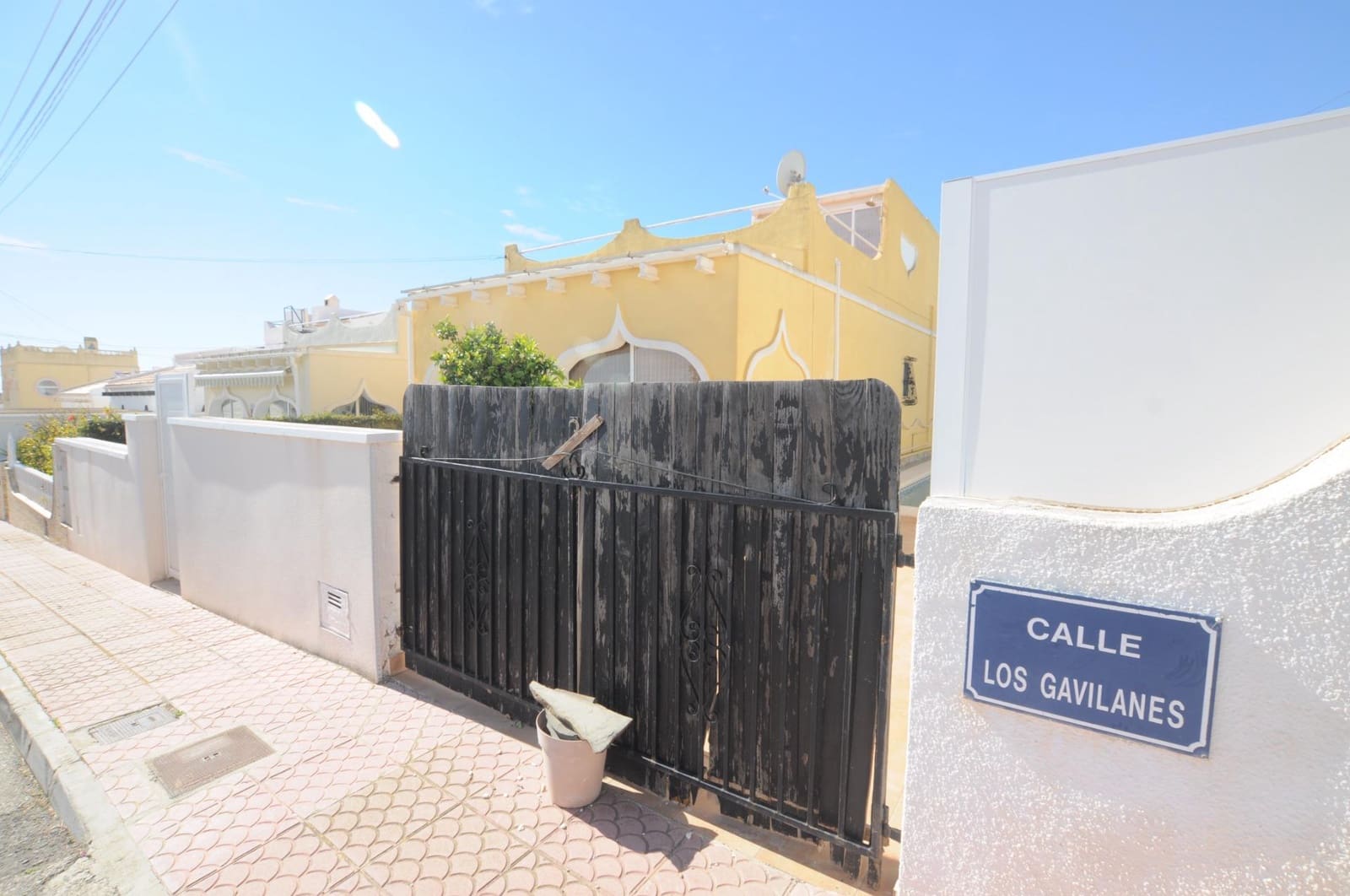 3 slaapkamer Villa te koop in San Miguel de Salinas met zwembad - € 199.000 (Ref: 9811938)