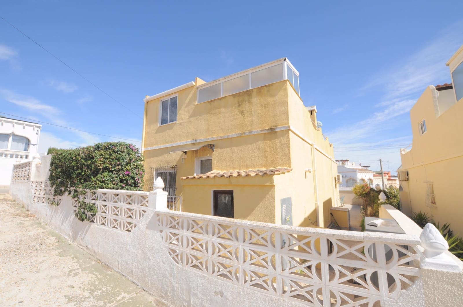 3 slaapkamer Villa te koop in San Miguel de Salinas met zwembad - € 199.000 (Ref: 9811938)
