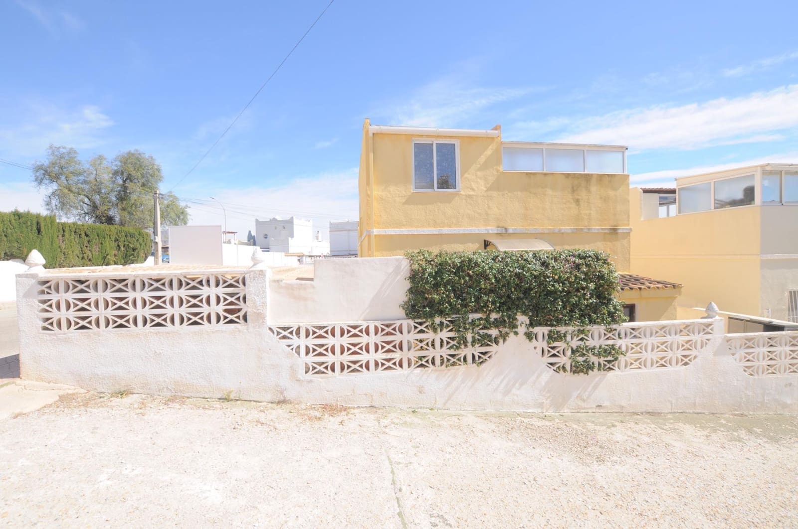 3 slaapkamer Villa te koop in San Miguel de Salinas met zwembad - € 199.000 (Ref: 9811938)