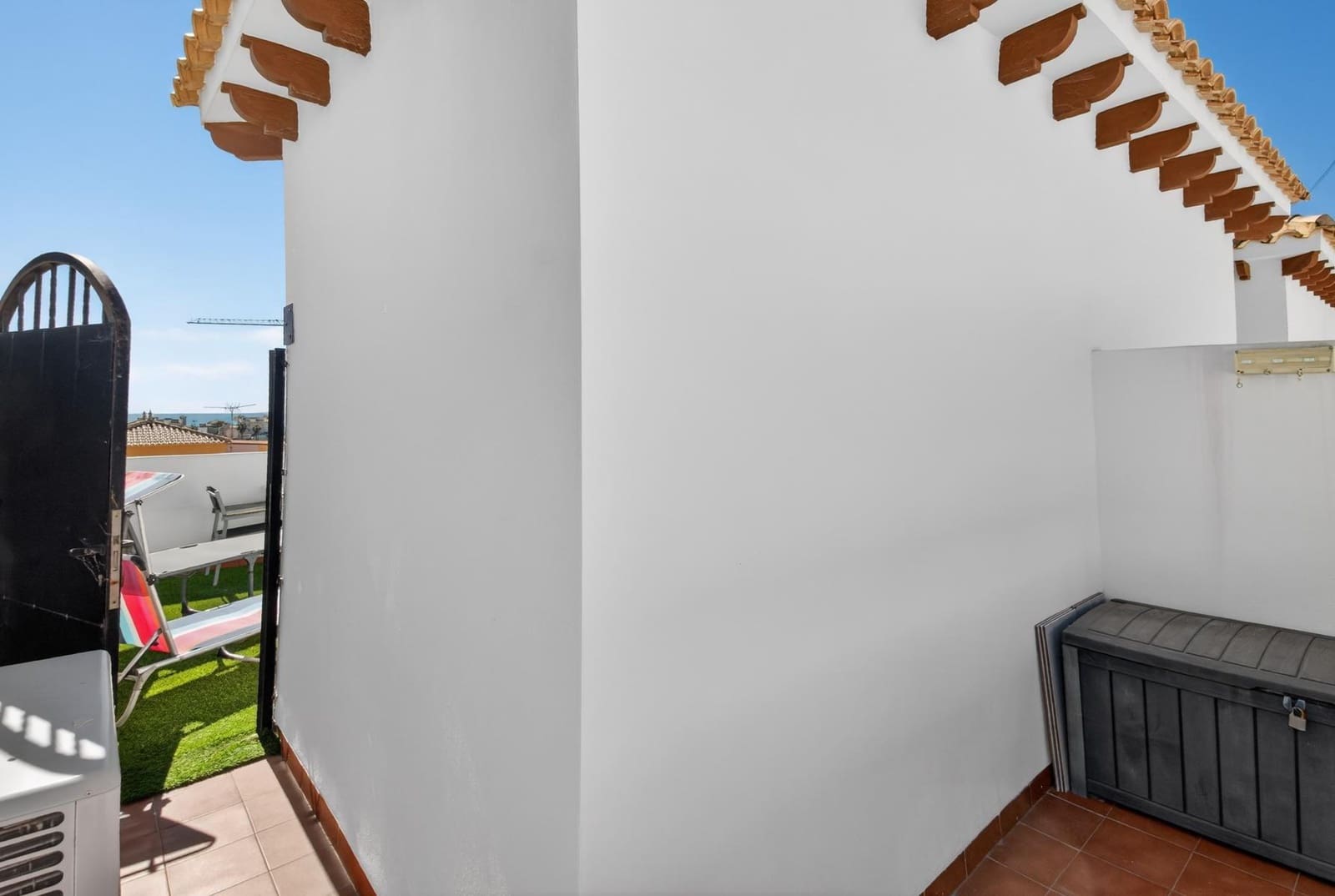 2 Zimmer Reihenhaus zu verkaufen in Orihuela Costa mit Pool Garage - 179.000 € (Ref: 9818256)