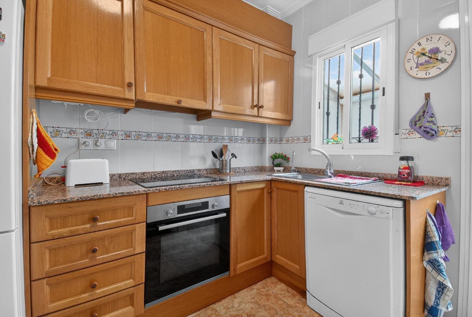 2 Zimmer Reihenhaus zu verkaufen in Orihuela Costa mit Pool Garage - 179.000 € (Ref: 9818256)