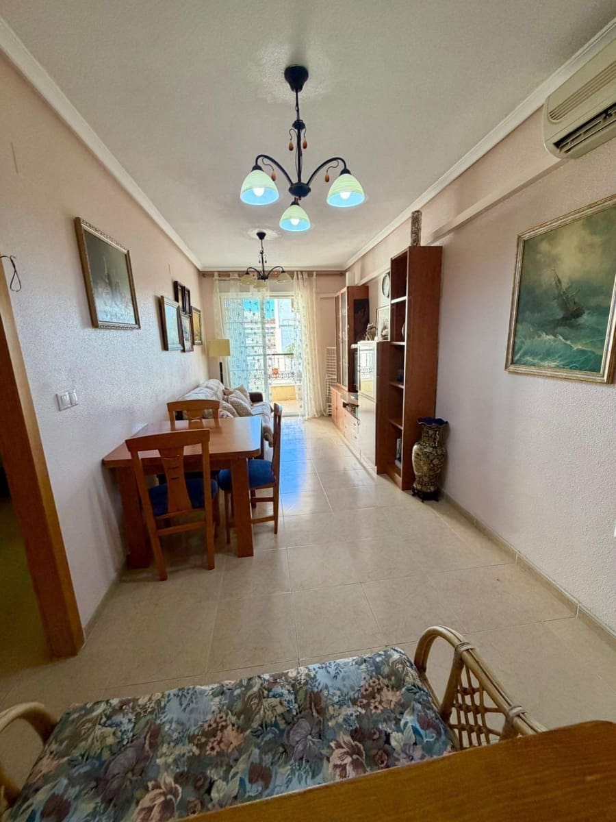 2 makuuhuone Huoneisto myytävänä paikassa Torrevieja - 119 900 € (Ref: 9822951)