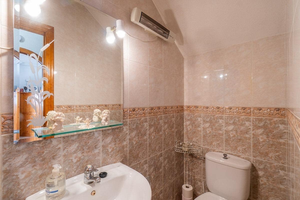 2 bedroom Villa for sale in Playa Flamenca - € 215,000 (Ref: 9831561)