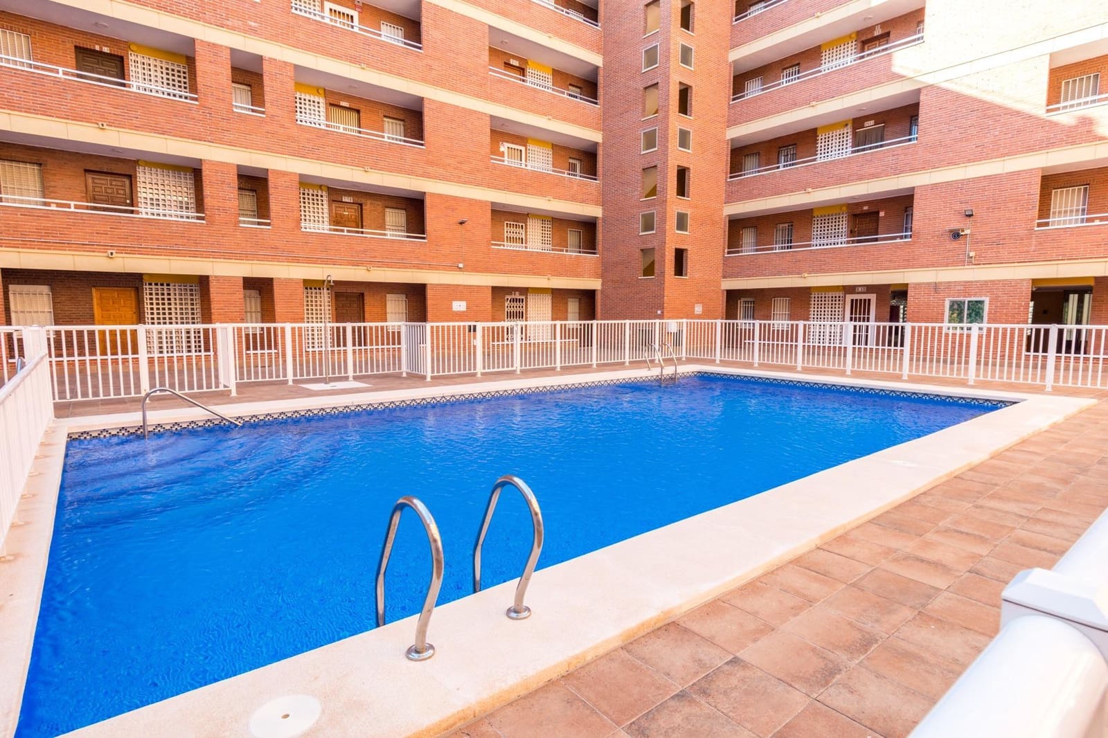 2 quarto Apartamento para venda em Torrevieja com piscina - 149 900 € (Ref: 9833686)