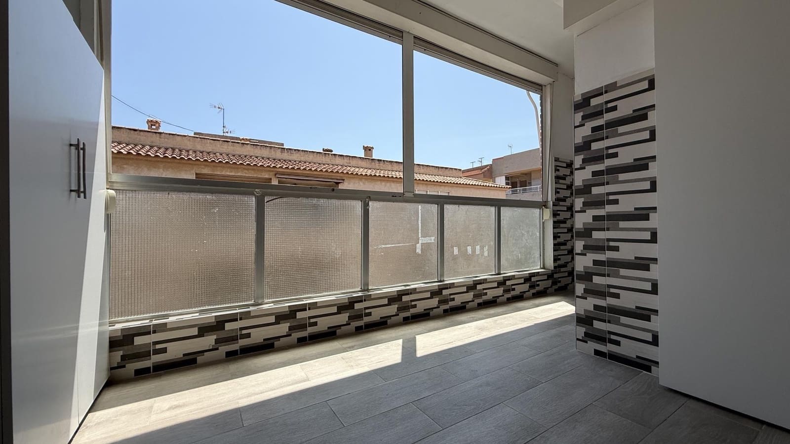 2 soveværelse Lejlighed til salg i Torrevieja med swimmingpool - € 135.000 (Ref: 9833686)