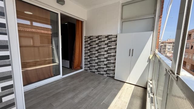 2 soveværelse Lejlighed til salg i Playa de los Náufragos, Torrevieja med swimmingpool - € 135.000 (Ref: 9833686)