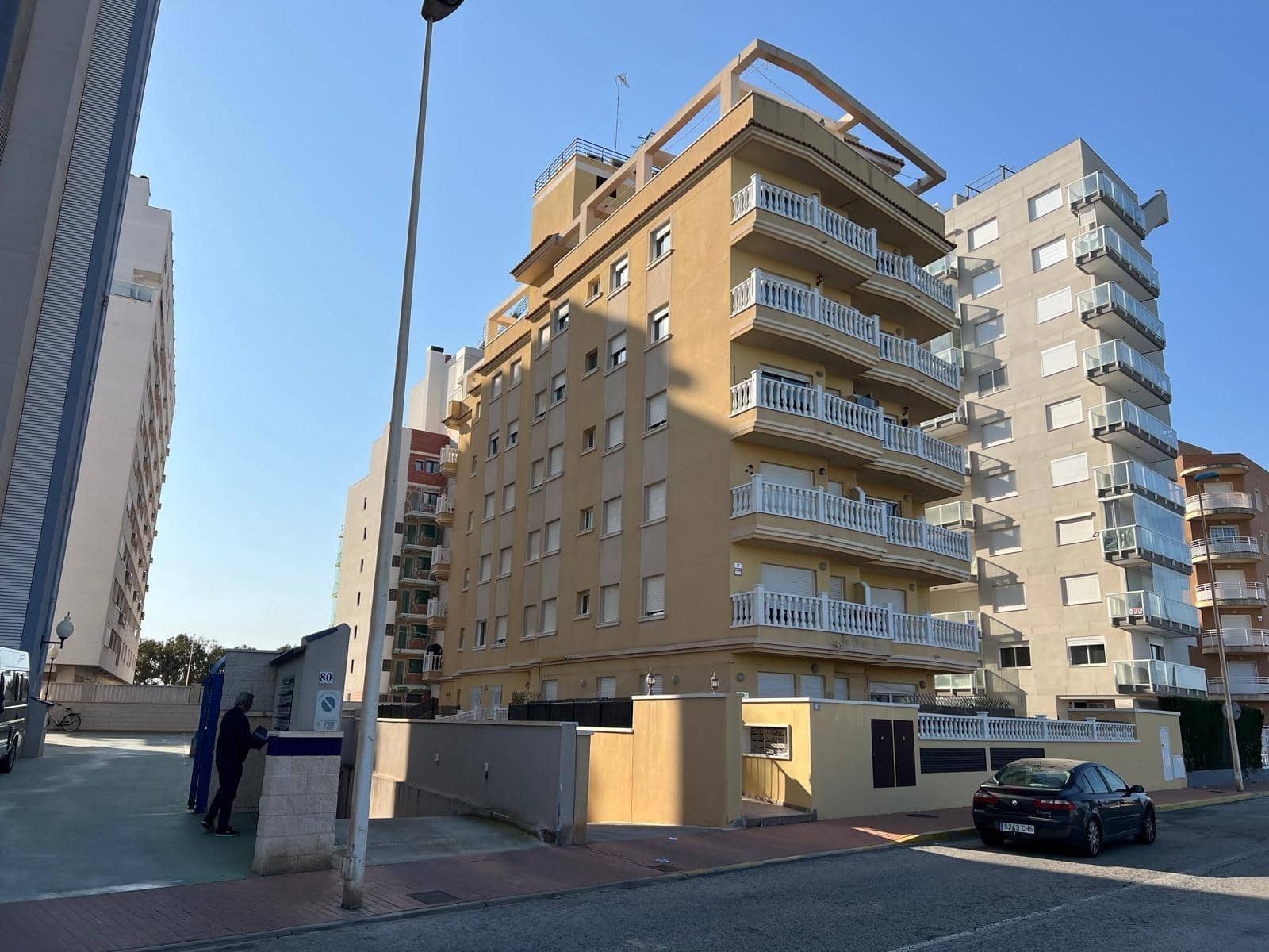 2 bedroom Apartment for sale in Guardamar del Segura with pool - € 155,000 (Ref: 9839278)