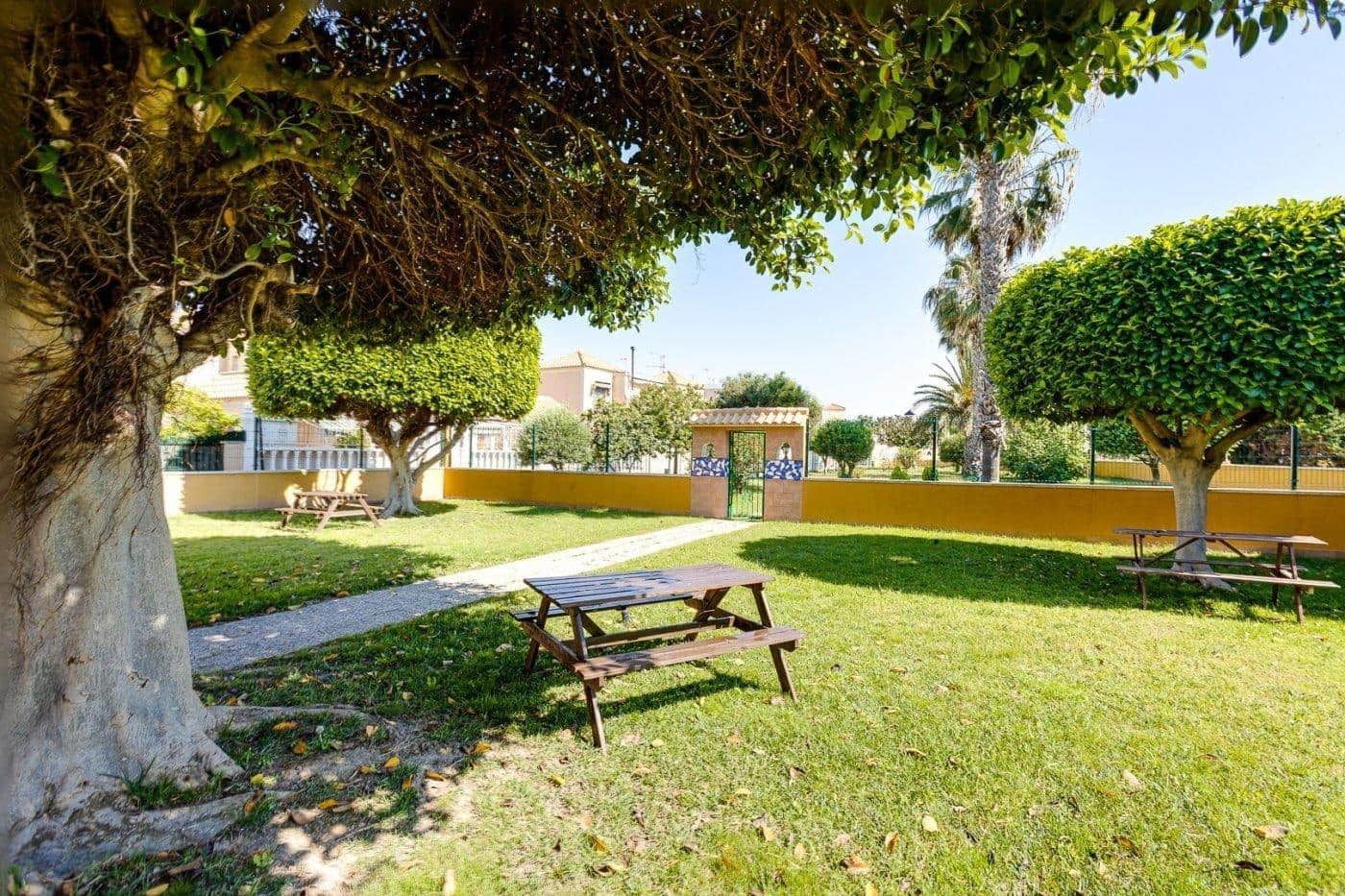 3 soveværelse Rækkehus til salg i Torrevieja med swimmingpool - € 175.000 (Ref: 9849403)