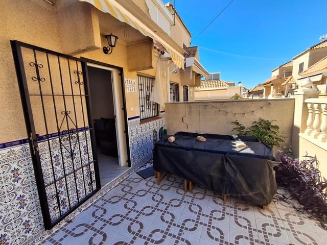 3 soveværelse Rækkehus til salg i Torrevieja med swimmingpool - € 175.000 (Ref: 9849403)
