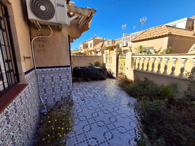 3 soveværelse Rækkehus til salg i Torrevieja med swimmingpool - € 175.000 (Ref: 9849403)