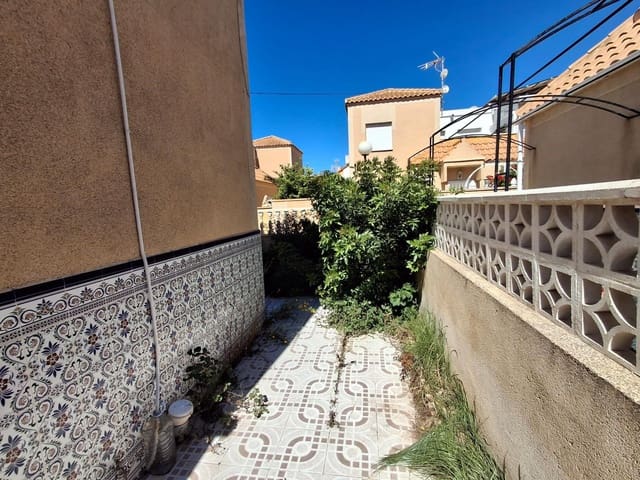 3 soveværelse Rækkehus til salg i Torrevieja med swimmingpool - € 175.000 (Ref: 9849403)