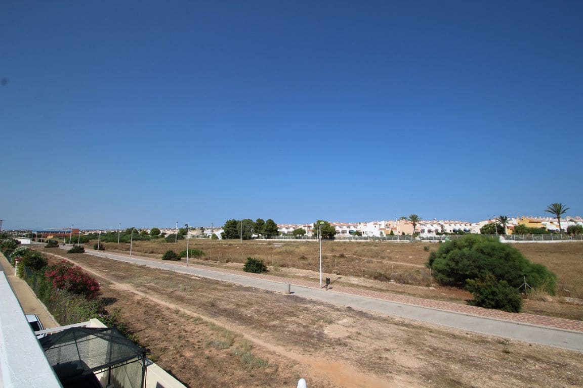 2 chambre Villa/Maison à vendre à Torrevieja avec piscine - 228 000 € (Ref: 9851789)