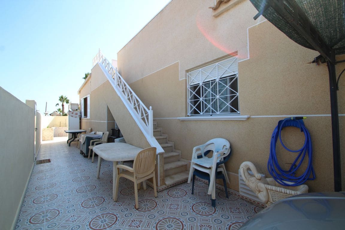 2 chambre Villa/Maison à vendre à Torrevieja avec piscine - 228 000 € (Ref: 9851789)