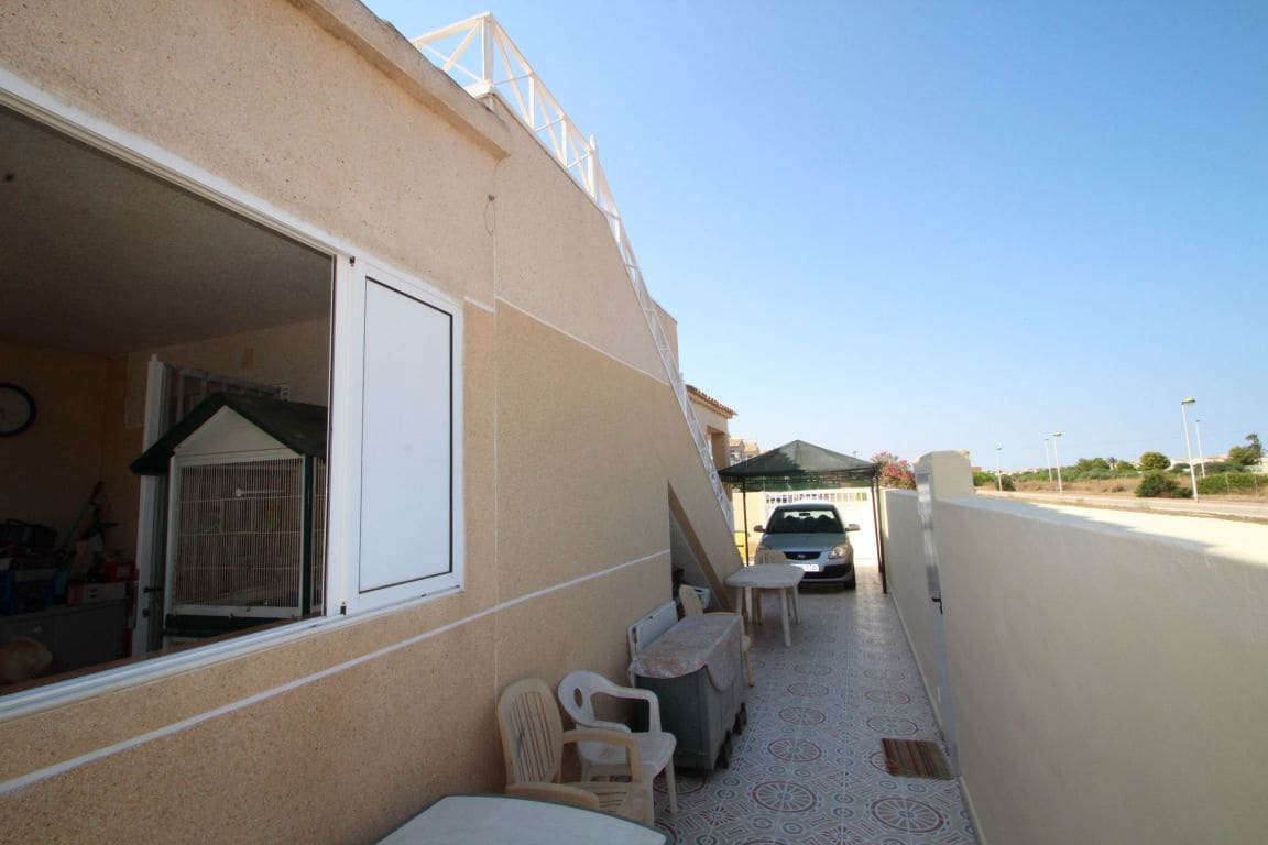 2 chambre Villa/Maison à vendre à Torrevieja avec piscine - 228 000 € (Ref: 9851789)