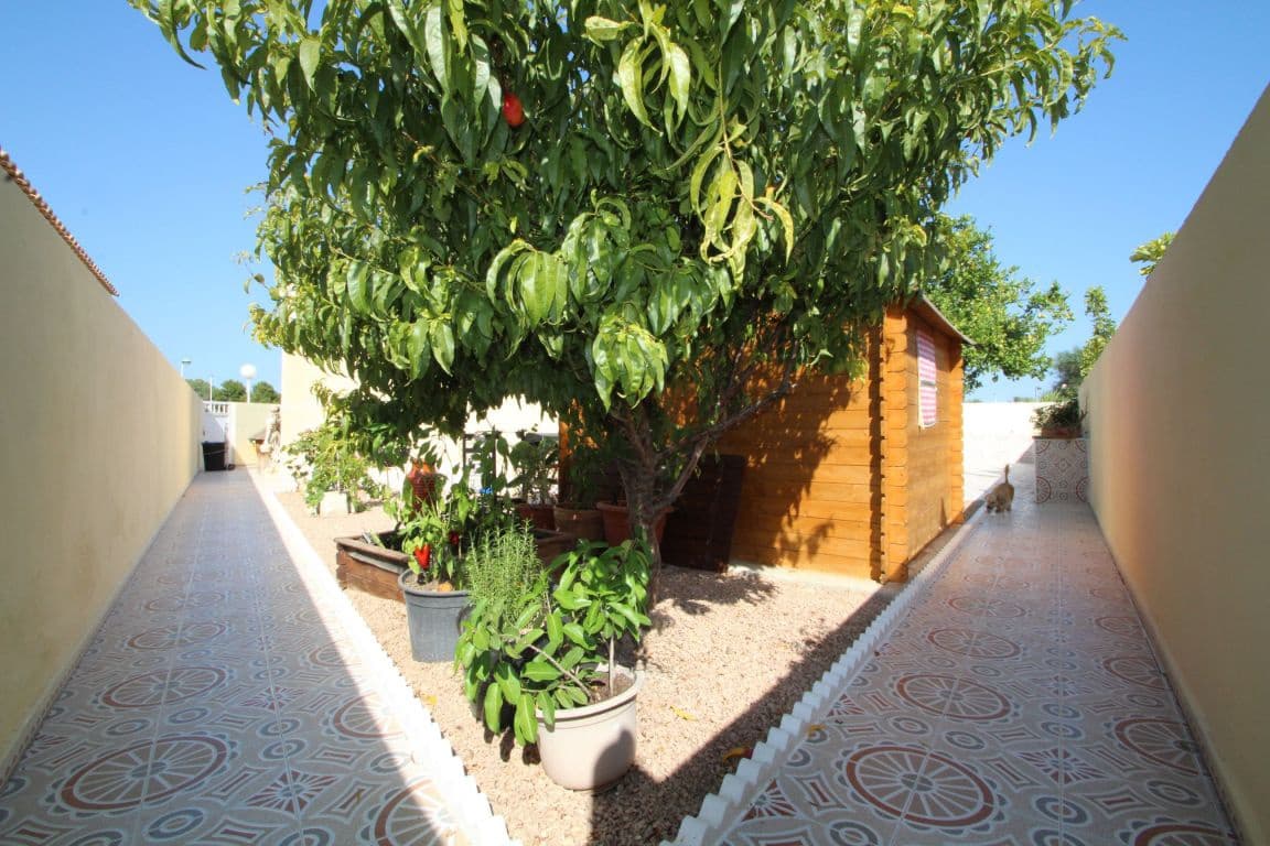 2 chambre Villa/Maison à vendre à Torrevieja avec piscine - 228 000 € (Ref: 9851789)
