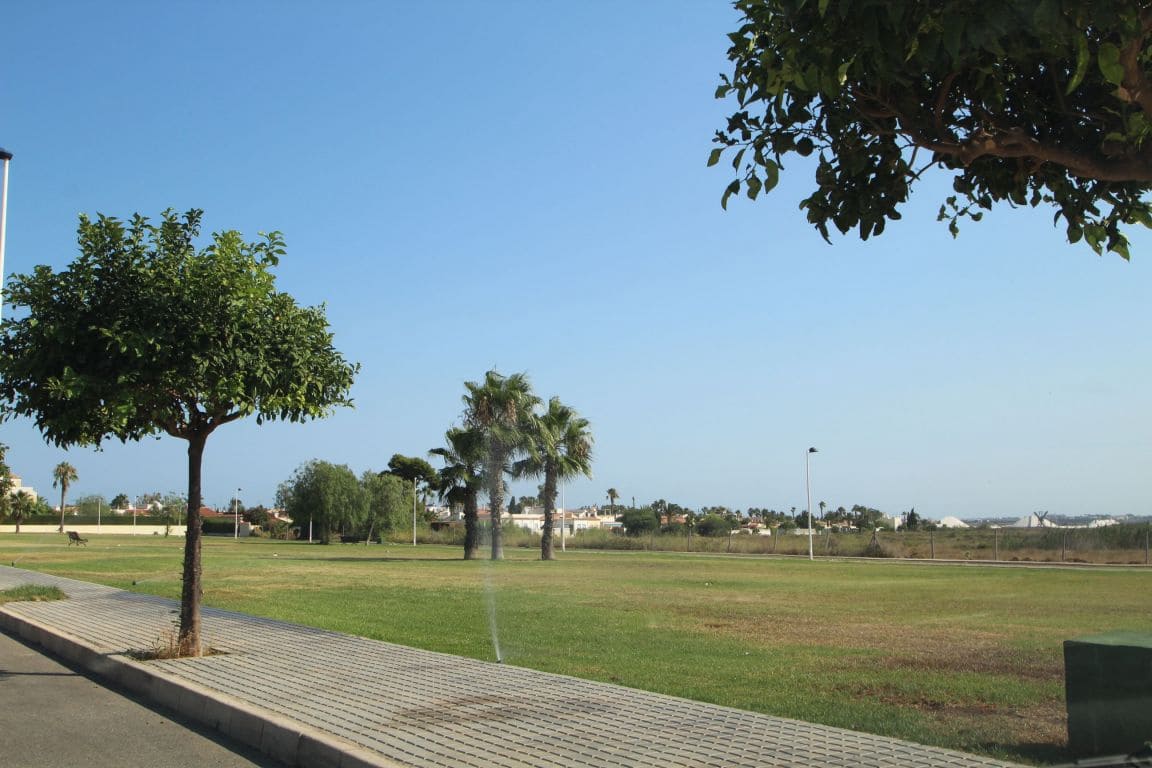 2 chambre Villa/Maison à vendre à Torrevieja avec piscine - 228 000 € (Ref: 9851789)