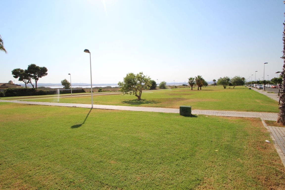 2 chambre Villa/Maison à vendre à Torrevieja avec piscine - 228 000 € (Ref: 9851789)