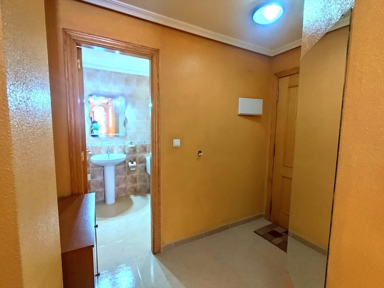 2 soverom Leilighet til salgs i Torrevieja - € 124 900 (Ref: 9860124)
