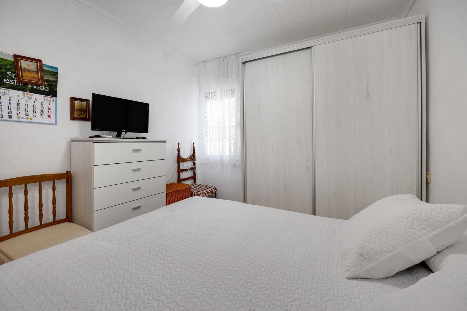 Bungalow de 2 habitaciones en Torrevieja en venta - 139.900 € (Ref: 9876467)
