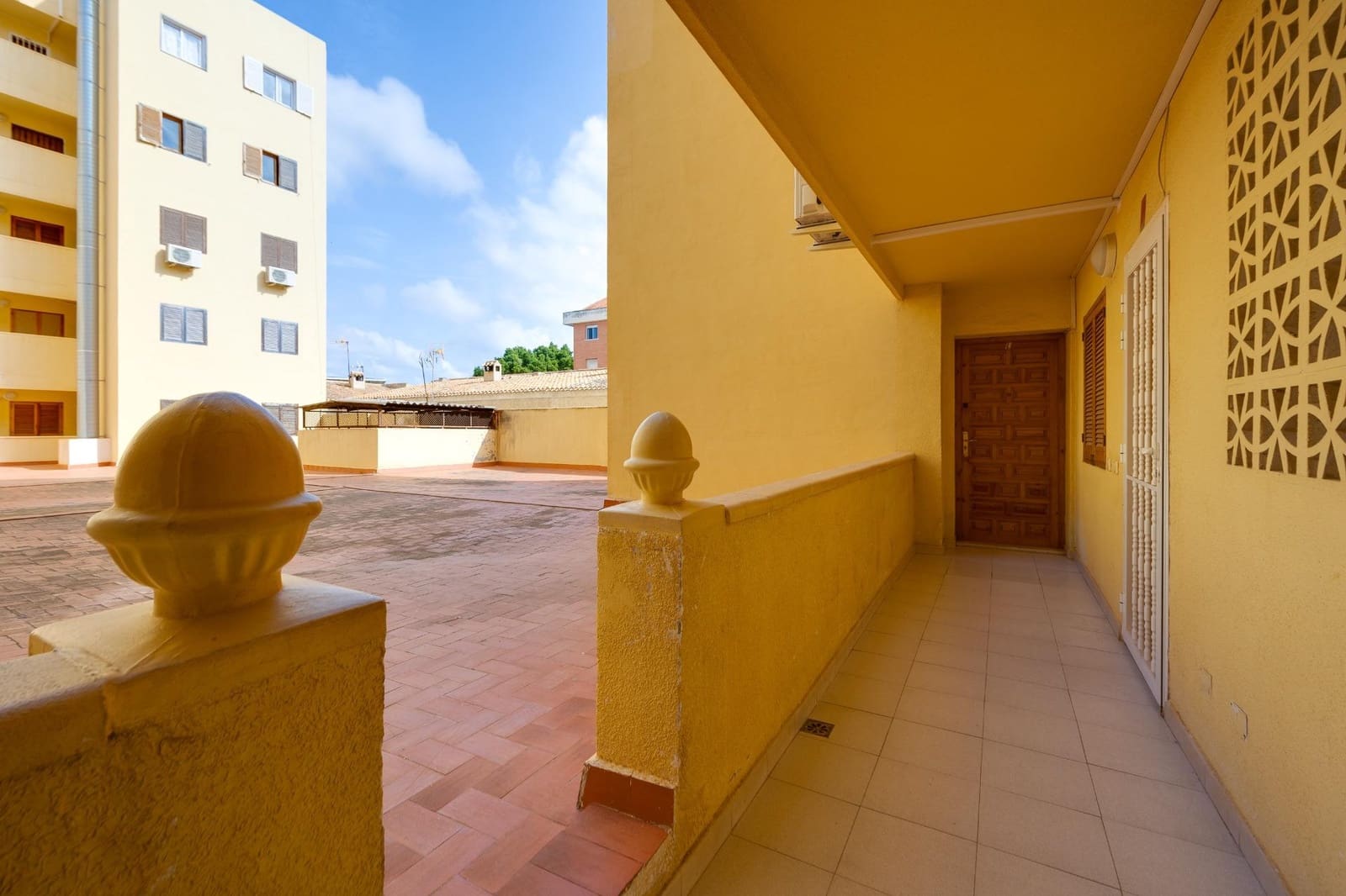 2 soverom Leilighet til salgs i Torrevieja med svømmebasseng - € 130 000 (Ref: 9878893)