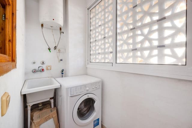 2 sovrum Lägenhet till salu i Playa del Acequión, Torrevieja med pool - 130 000 € (Ref: 9878893)