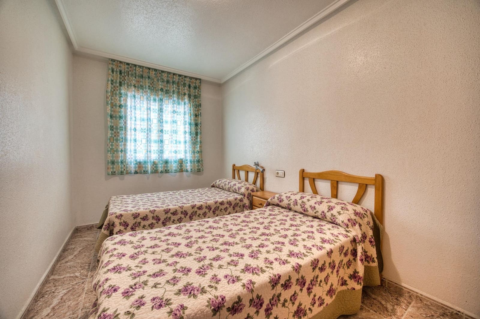 Apartamento de 2 habitaciones en Torrevieja en venta - 126.000 € (Ref: 9881962)