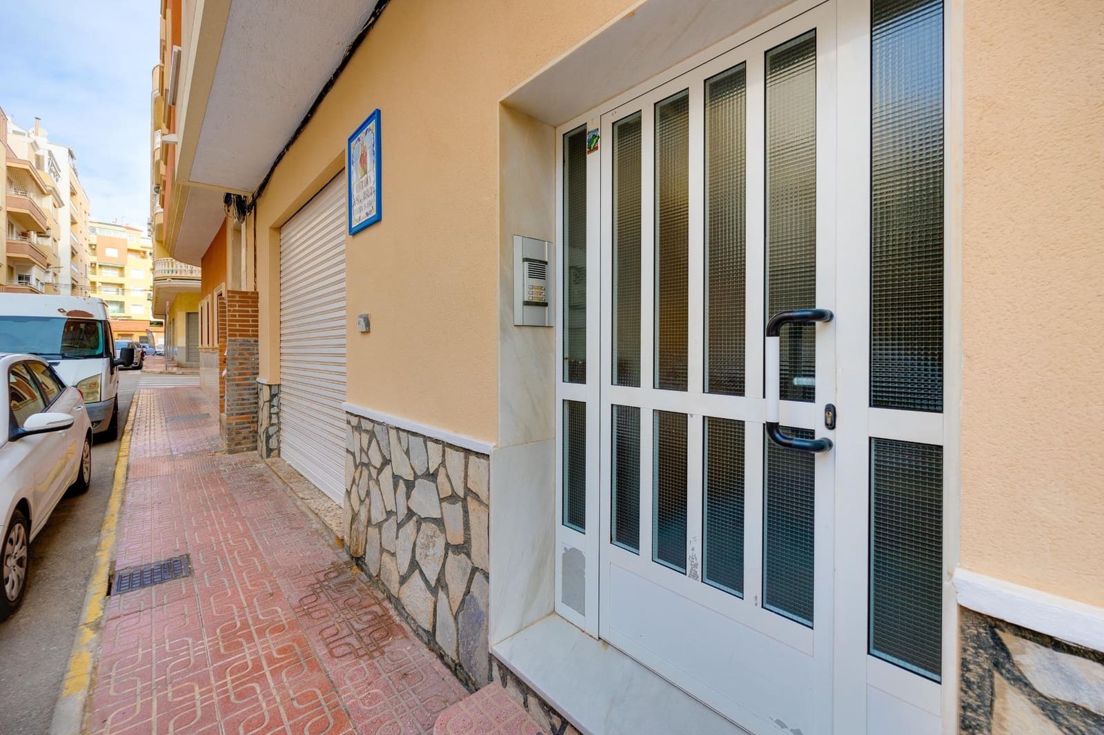 3 bedroom Apartment for sale in Torrevieja - € 148,000 (Ref: 9884831)