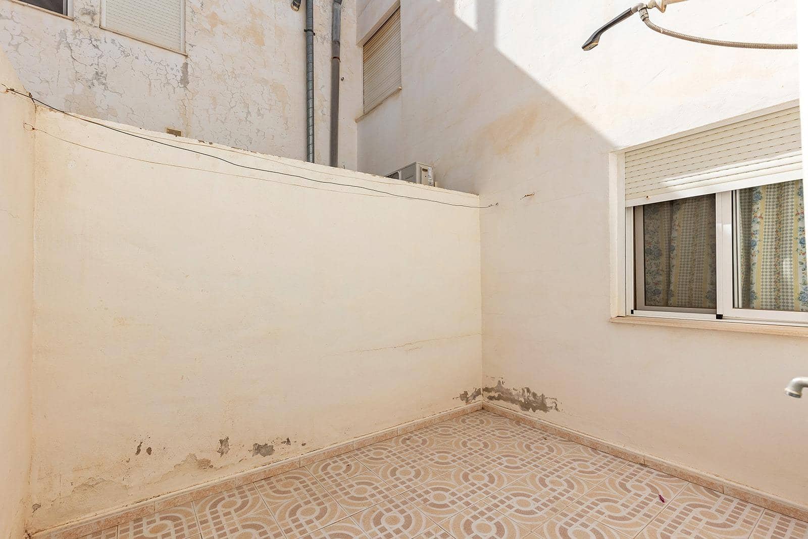 2 soveværelse Bungalow til salg i Torrevieja med swimmingpool - € 130.000 (Ref: 9884833)