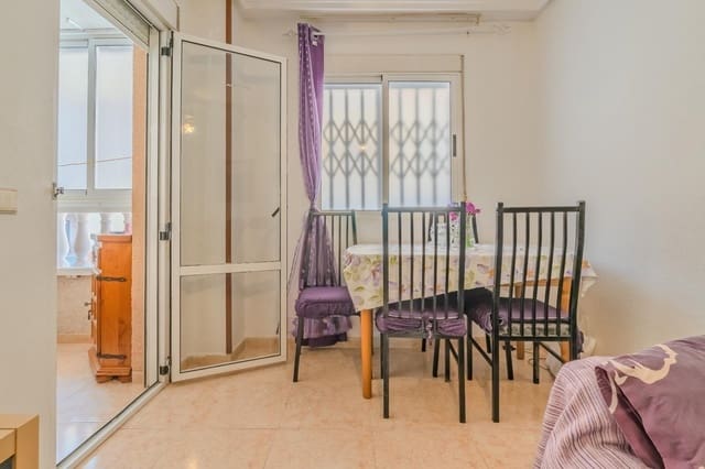 1 makuuhuone Huoneisto myytävänä paikassa Centro, Torrevieja mukana uima-altaan - 99 900 € (Ref: 9888127)